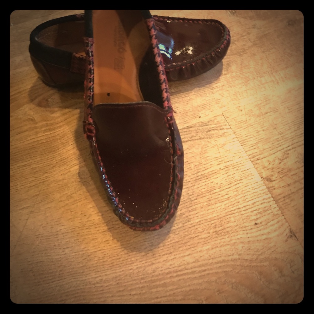 Gorgeous Andago hand made leather burgundy loafers